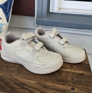 NEW BALANCE WW577Hv1 Bone Hook & Loop Leather Sneakers